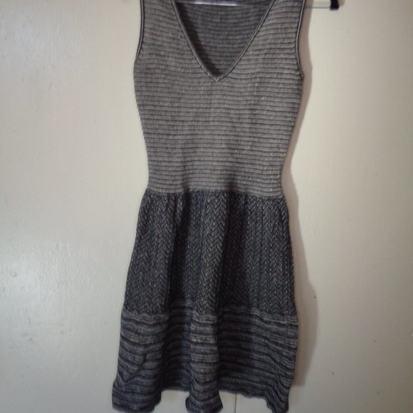 Knitted & Knotted Sleeveless V-Neck Mid Length Wool Blend Fit Flare Flowy Dress - Picture 6 of 9